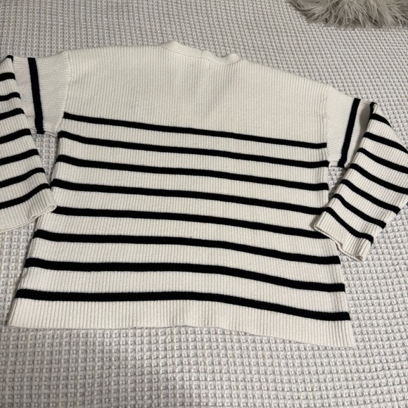 Marled Women's Striped Sweater - Black and White - Picture 4 of 12
